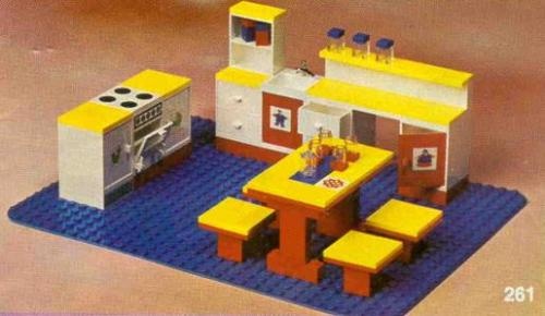 Complete Kitchen Set LEGO set (#261-4, 1971)
