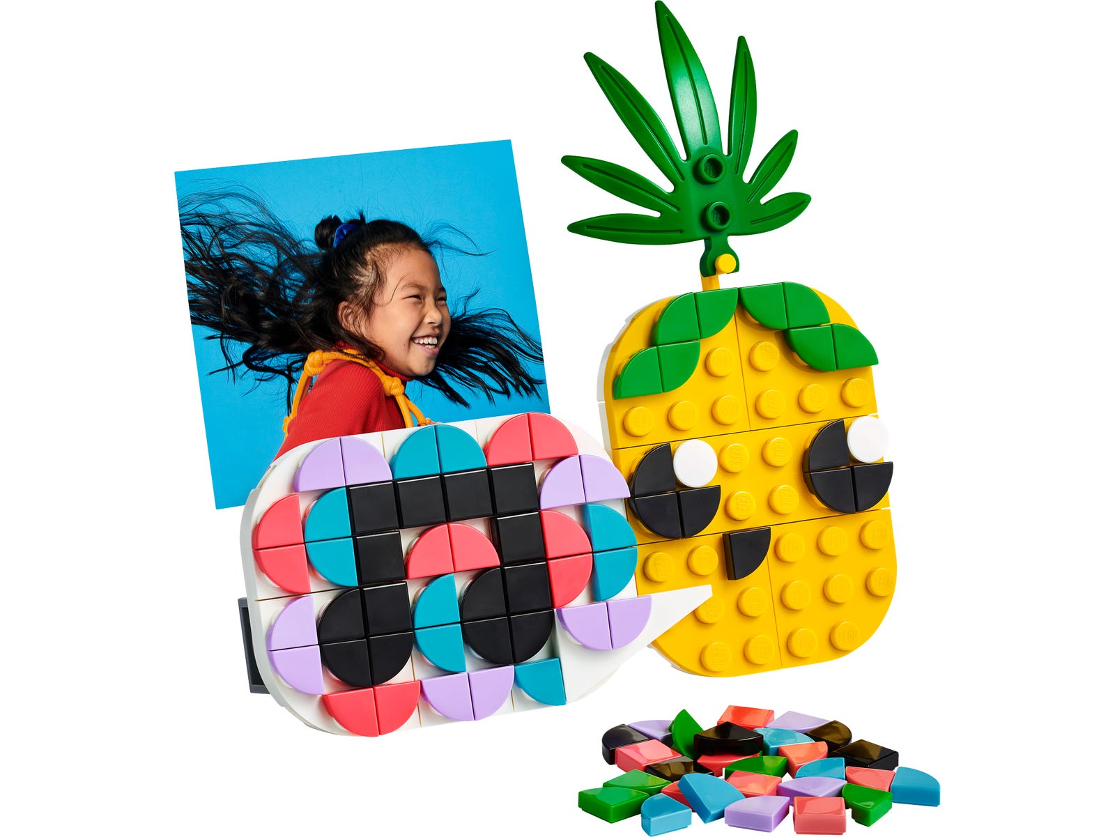 Pineapple Photo Holder and Mini Board LEGO DOTS set (#30560-1, 2022)