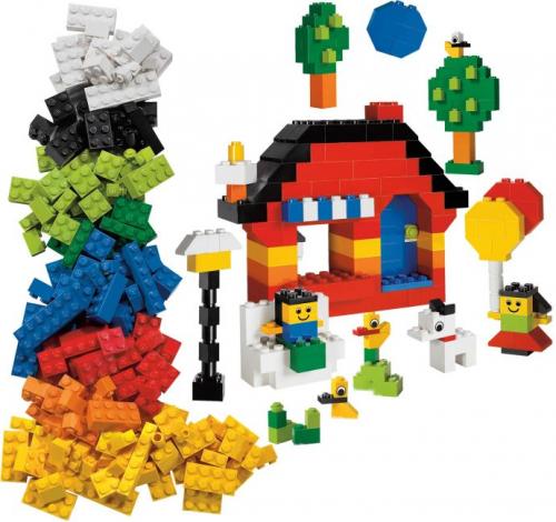 Fun with LEGO Bricks LEGO set (#5487-1, 2009)