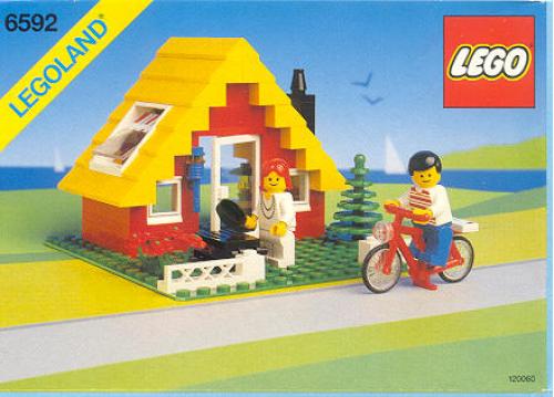 Vacation Hideaway LEGO Classic Town set (#6592-1, 1990)