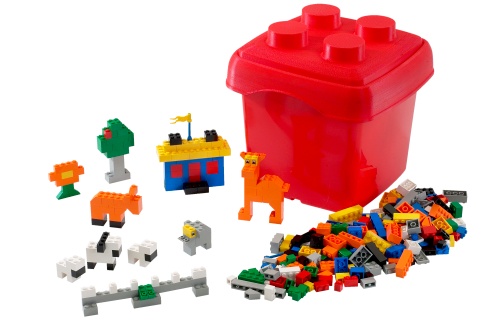 Make-Believe Bucket LEGO set (#7831-1, 2002)