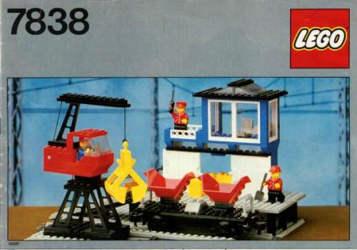 Freight Loading Depot with Wagon LEGO set (#7838-1, 1983)