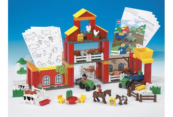 Life-on-the-Farm LEGO set (#9134-1, 2002)
