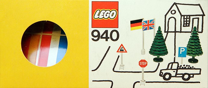 Flags, Signs and Trees LEGO Supplemental set (#940-1, 1973)
